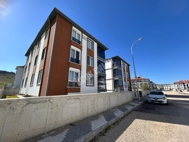 AFYON ÜÇOK EMLAKTAN KANLICA MAH 2+1 90M² SIFIR AYARINDA SATILIK DAİRE