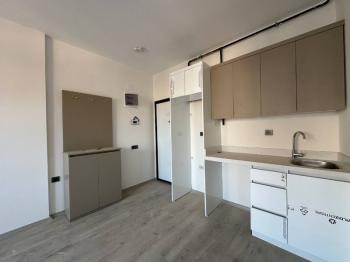 ALYANS'TAN KUSURSUZ İŞÇİLİKLİ OTOPARKLI JENERATÖRLÜ SIFIR 1+1