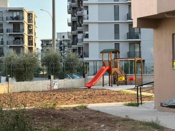 ALYANS'TAN KUSURSUZ İŞÇİLİKLİ OTOPARKLI JENERATÖRLÜ SIFIR 1+1