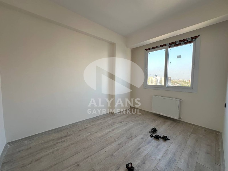 ALYANS'TAN KUSURSUZ İŞÇİLİKLİ OTOPARKLI JENERATÖRLÜ SIFIR 1+1