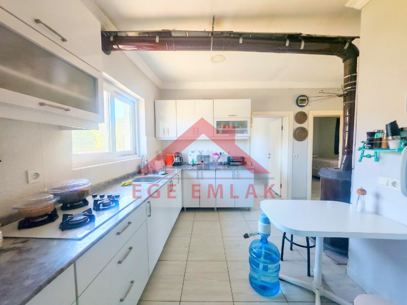 Didim Akyeniköy'de Satılık 1000m2 Arsa ve Ruhsatlı Köy Evi - Ege Emlak Didim