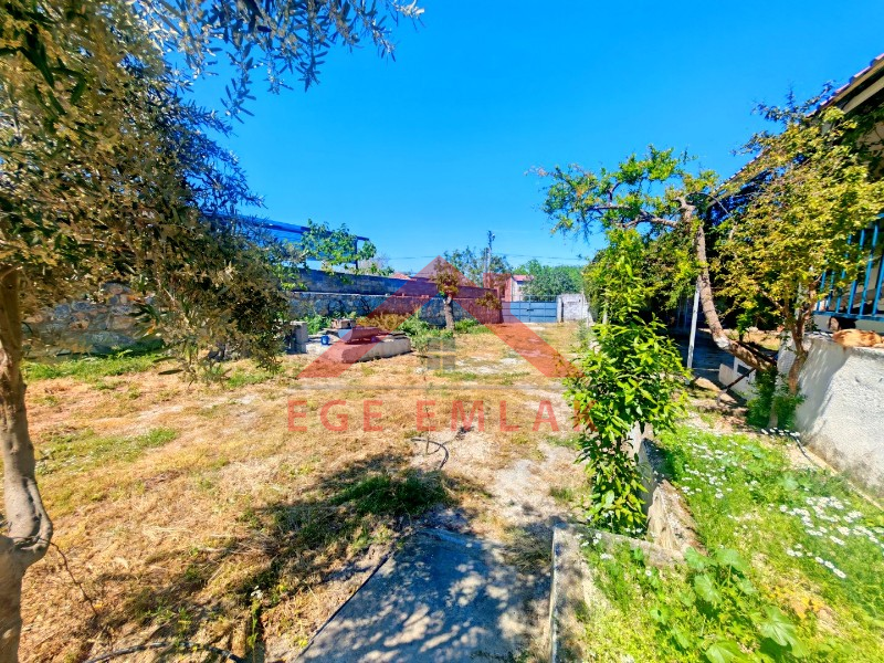 Didim Akyeniköy'de Satılık 1000m2 Arsa ve Ruhsatlı Köy Evi - Ege Emlak Didim