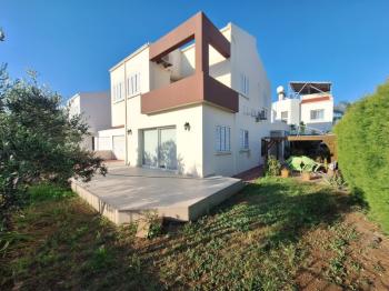 MAĞUSA TUZLA BÖLGESİNDE SATILIK FUL EŞYALI VİLLA