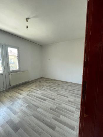 GÜVENAY - ÇORUM KALE MAH. SALI PAZARI CİVARI 3+1 KİRALIK DAİRE