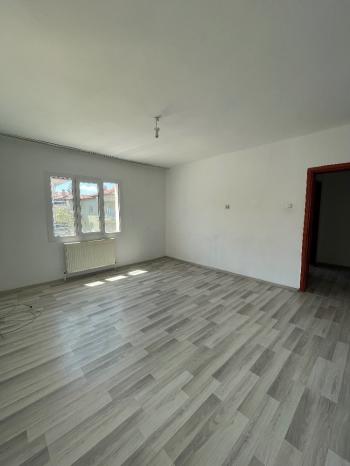 GÜVENAY - ÇORUM KALE MAH. SALI PAZARI CİVARI 3+1 KİRALIK DAİRE