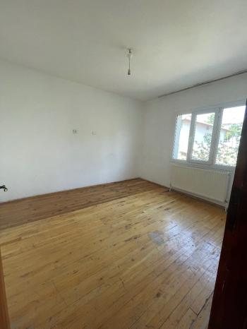 GÜVENAY - ÇORUM KALE MAH. SALI PAZARI CİVARI 3+1 KİRALIK DAİRE