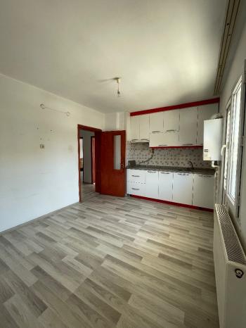 GÜVENAY - ÇORUM KALE MAH. SALI PAZARI CİVARI 3+1 KİRALIK DAİRE