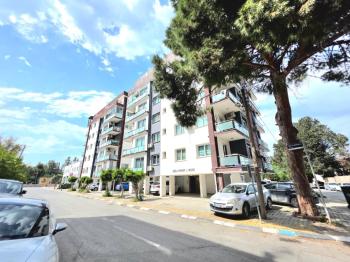 KKTC Girne Merkezde Türk Malı Deniz Manzaralı Satılık 1+1 Eşyalı Penthouse