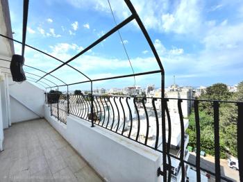 KKTC Girne Merkezde Türk Malı Deniz Manzaralı Satılık 1+1 Eşyalı Penthouse