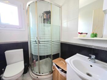 KKTC Girne Merkezde Türk Malı Deniz Manzaralı Satılık 1+1 Eşyalı Penthouse