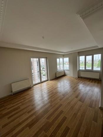 AFYON ÜÇOK EMLAKTAN HATTAT KARAHİSAR MAH 3+1 120M² TEMİZ BAKIMLI KİRALIK DAİRE 