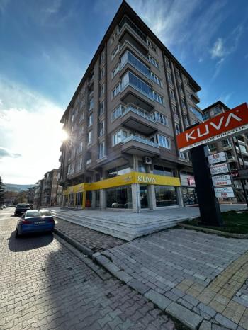 AFYON ÜÇOK EMLAKTAN HATTAT KARAHİSAR MAH 3+1 120M² TEMİZ BAKIMLI KİRALIK DAİRE 