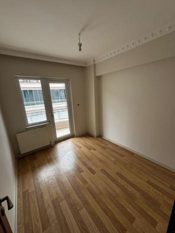 AFYON ÜÇOK EMLAKTAN HATTAT KARAHİSAR MAH 3+1 120M² TEMİZ BAKIMLI KİRALIK DAİRE 