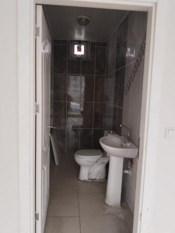 AFYON ÜÇOK EMLAKTAN MARAŞEL FEVZİ ÇAKMAK MAH 80M² SATILIK DÜKKAN