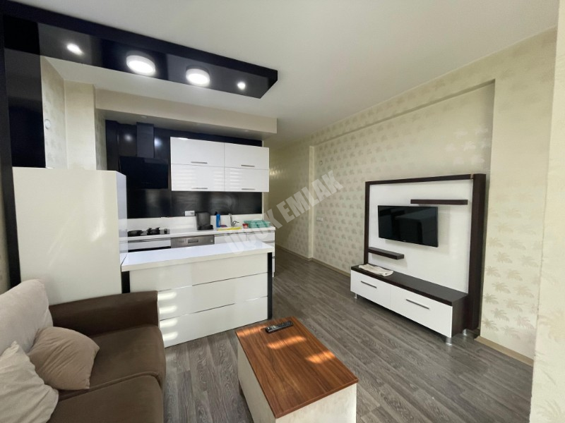 AFYON ÜÇOK EMLAKTAN DUMLUPINAR MAH 1+1 TEMİZ BAKIMLI EŞYALI DAİRE
