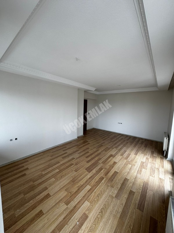 AFYON ÜÇOK EMLAKTAN HATTAT KARAHİSAR MAH 3+1 120M² TEMİZ BAKIMLI KİRALIK DAİRE 