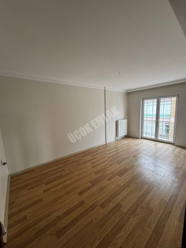 AFYON ÜÇOK EMLAKTAN HATTAT KARAHİSAR MAH 3+1 120M² TEMİZ BAKIMLI KİRALIK DAİRE 