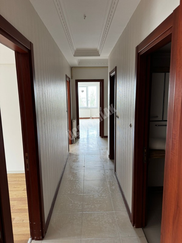 AFYON ÜÇOK EMLAKTAN HATTAT KARAHİSAR MAH 3+1 120M² TEMİZ BAKIMLI KİRALIK DAİRE 