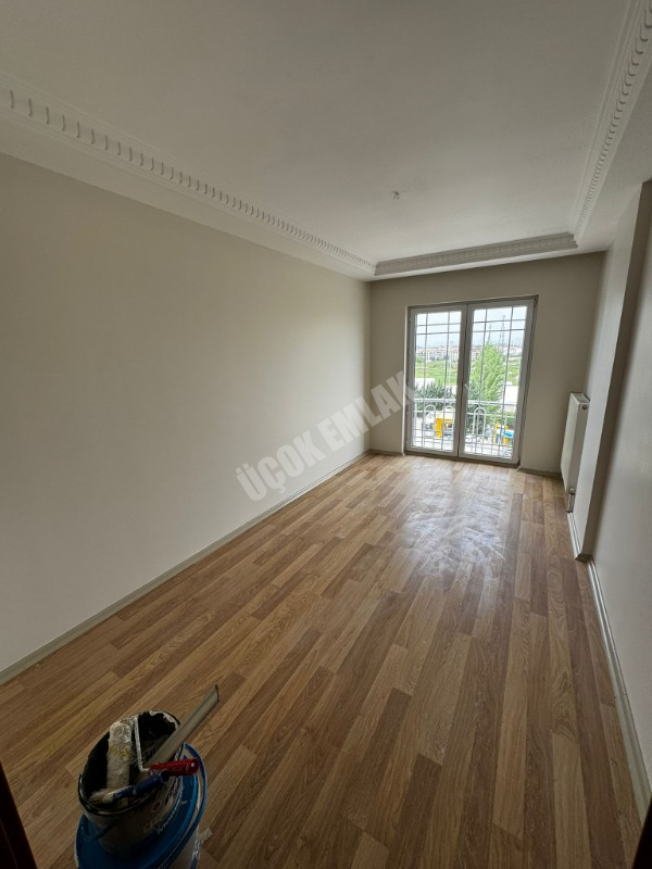 AFYON ÜÇOK EMLAKTAN HATTAT KARAHİSAR MAH 3+1 120M² TEMİZ BAKIMLI KİRALIK DAİRE 