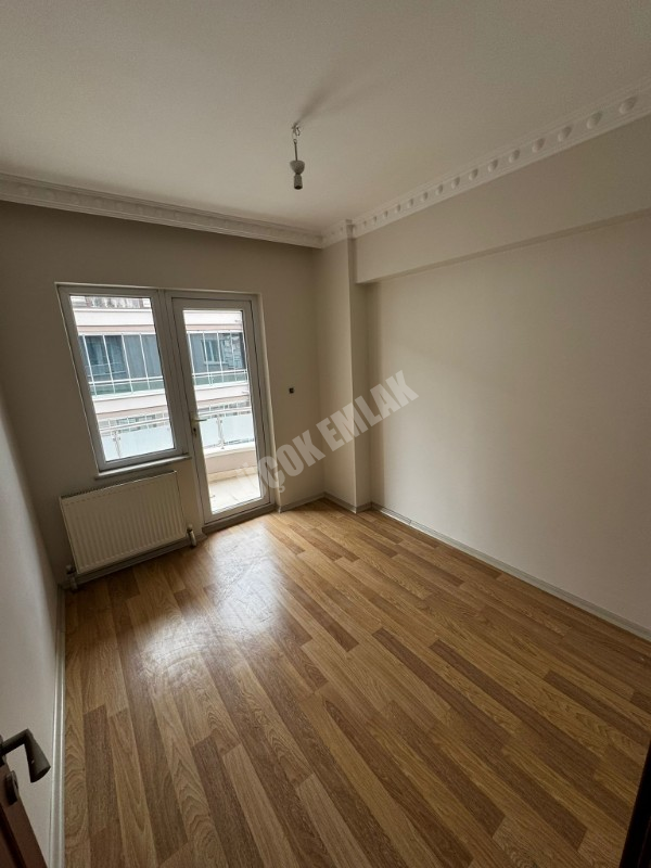AFYON ÜÇOK EMLAKTAN HATTAT KARAHİSAR MAH 3+1 120M² TEMİZ BAKIMLI KİRALIK DAİRE 