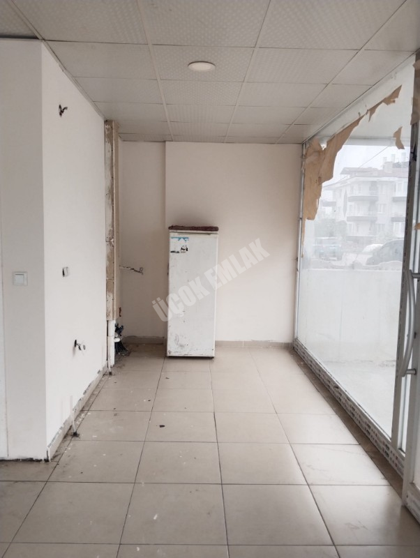 AFYON ÜÇOK EMLAKTAN MARAŞEL FEVZİ ÇAKMAK MAH 80M² SATILIK DÜKKAN