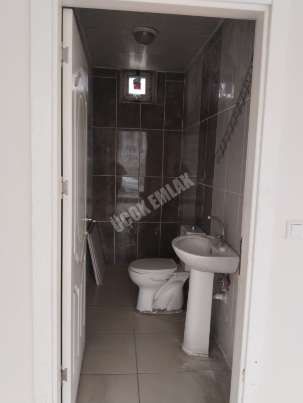 AFYON ÜÇOK EMLAKTAN MARAŞEL FEVZİ ÇAKMAK MAH 80M² SATILIK DÜKKAN