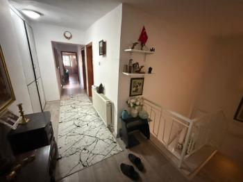 ALTINKUM MAHALLESİ’NDE AYRI MUTFAK, GENİŞ TERASLI, KONFORLU, 3+1 KISMİ EŞYALI SATILIK DAİRE