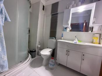 ALTINKUM MAHALLESİ’NDE AYRI MUTFAK, GENİŞ TERASLI, KONFORLU, 3+1 KISMİ EŞYALI SATILIK DAİRE