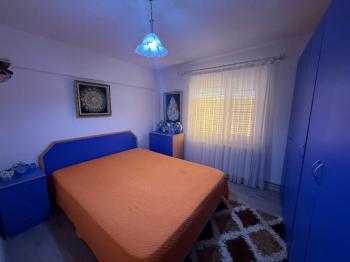 ALTINKUM MAHALLESİ’NDE AYRI MUTFAK, GENİŞ TERASLI, KONFORLU, 3+1 KISMİ EŞYALI SATILIK DAİRE