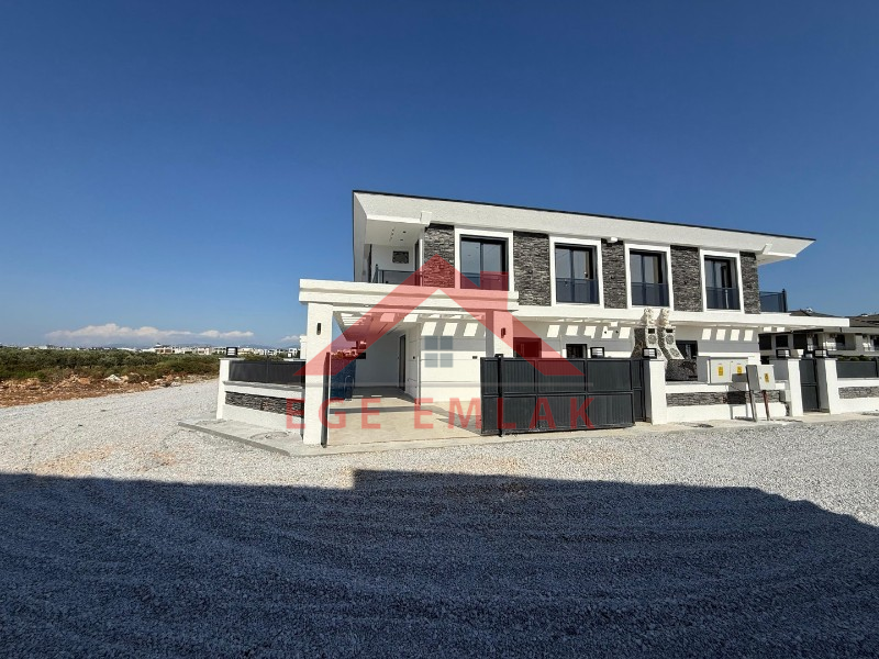 Didim'de Satılık Havuzlu 3+1 Villa