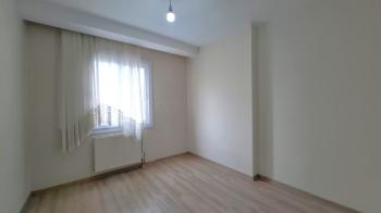 Elmas’tan Akkent’te Nezih Site İçi Merkezi Isıtmalı 2+1