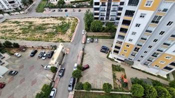 Elmas’tan Akkent’te Nezih Site İçi Merkezi Isıtmalı 2+1
