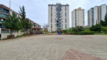 Elmas’tan Akkent’te Nezih Site İçi Merkezi Isıtmalı 2+1