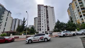 Elmas’tan Akkent’te Nezih Site İçi Merkezi Isıtmalı 2+1