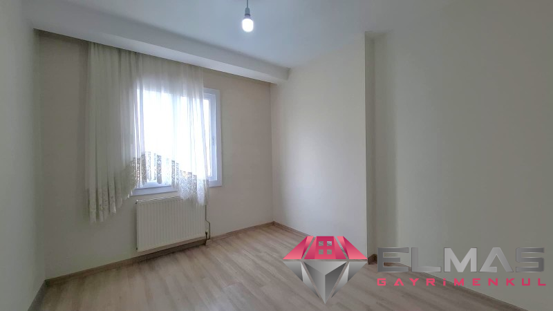 Elmas’tan Akkent’te Nezih Site İçi Merkezi Isıtmalı  2+1