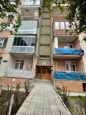 GÜVENAY - ÇORUM KARAKEÇİLİ FATİH CADDESİ ÜZERİNDE KİRALIK 3+1 DAİRE