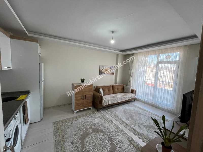 VAN AVM CİVARI SATILIK EŞYALI 1+1 GENİŞ DAİRE