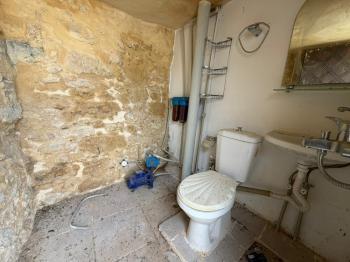 Kıbrıs Girne Ozanköy'de Restorasyona Uygun Tarihi Ev
