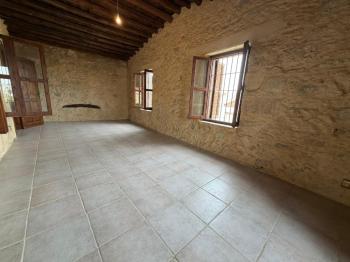Kıbrıs Girne Ozanköy'de Restorasyona Uygun Tarihi Ev
