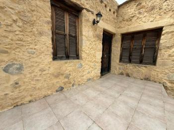 Kıbrıs Girne Ozanköy'de Restorasyona Uygun Tarihi Ev