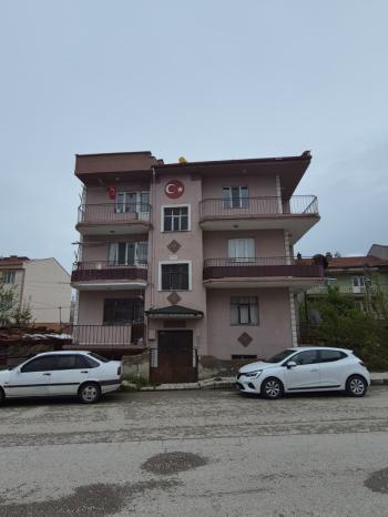 AFYON ÜÇOK EMLAKTAN EŞREFPAŞA MAH 3+1 115M² TEMİZ BAKIMLI SATILIK DAİRE