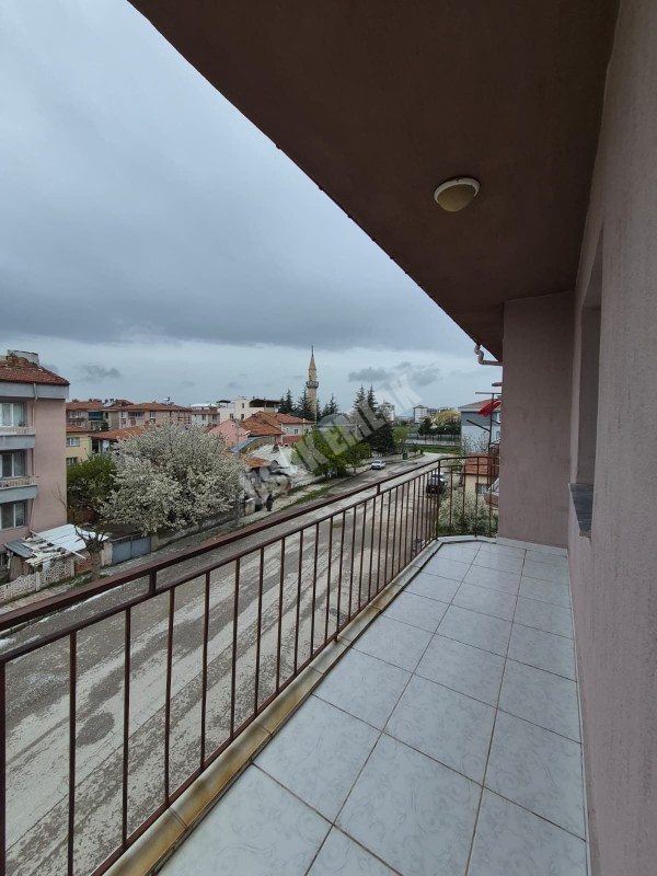 AFYON ÜÇOK EMLAKTAN EŞREFPAŞA MAH 3+1 115M² TEMİZ BAKIMLI SATILIK DAİRE