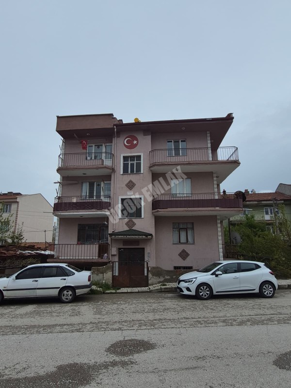 AFYON ÜÇOK EMLAKTAN EŞREFPAŞA MAH 3+1 115M² TEMİZ BAKIMLI SATILIK DAİRE