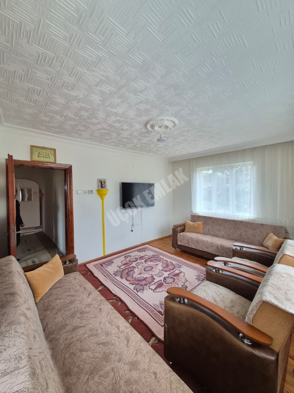 AFYON ÜÇOK EMLAKTAN EŞREFPAŞA MAH 3+1 115M² TEMİZ BAKIMLI SATILIK DAİRE