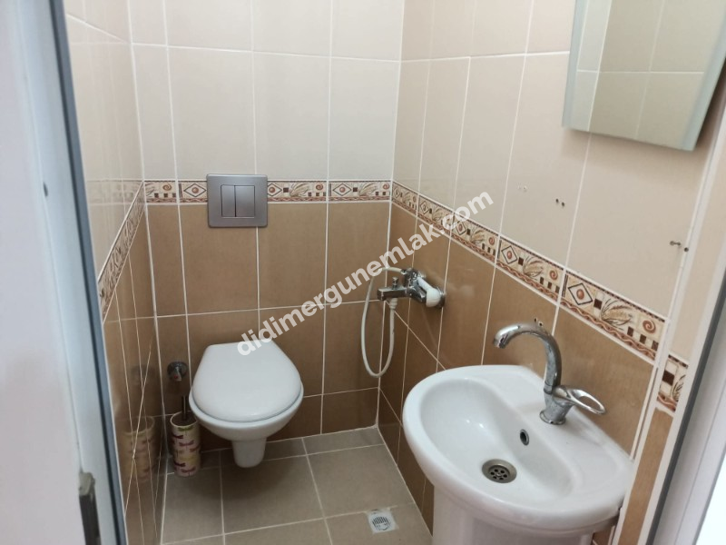 CUMHURİYET MAHALLESİ’NDE KÖŞE KONUM, KATTA TEK 3+1 AYRI MUTFAK SATILIK DAİRE!