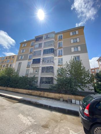 GÜVENAY - ÇORUM BUHARAEVLER MAH. 5. CADDE ARKASI 3+1 EŞYALI KİRALIK DAİRE