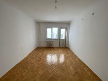 Güvenay - Çorum Üçtutlar Mahallesi Atatürk Lisesi Yanında 4+1 Kiralık Daire 