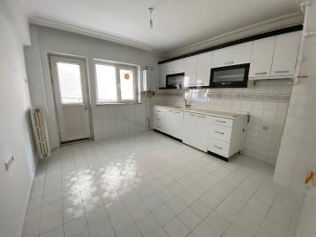 Güvenay - Çorum Üçtutlar Mahallesi Atatürk Lisesi Yanında 4+1 Kiralık Daire 