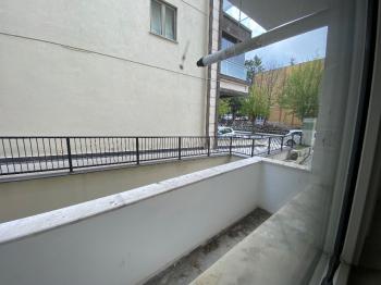Güvenay - Çorum Üçtutlar Mahallesi Atatürk Lisesi Yanında 4+1 Kiralık Daire 