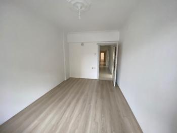Güvenay - Çorum Üçtutlar Mahallesi Atatürk Lisesi Yanında 4+1 Kiralık Daire 